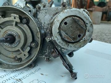 Motore Vespa faro basso V32M