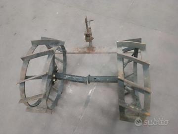 Ruote in ferro e aratro per motozappa
