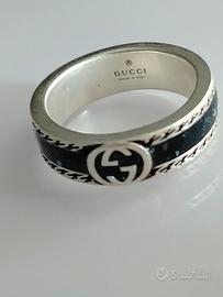 Anello Gucci Interlocking G in Argento