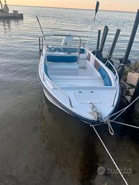 Barca 5 mt circa,accessoriata