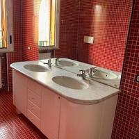 Bagno - Mobile doppio lavabo e specchio