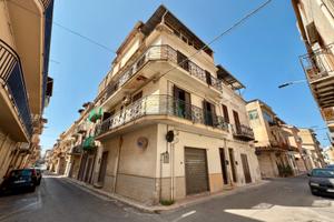 Casa indipendente a Partinico, Via V. Miserendino