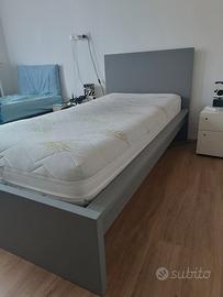 Letto Ikea Malm, con rete a doghe e materasso