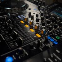 Setup DJ 4 Decks Pioneer DJ – XDJ XZ + 2 XDJ 1000