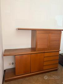 Credenza con ante, cassetti e piano d’appoggio
