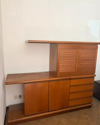 Credenza con ante, cassetti e piano d’appoggio