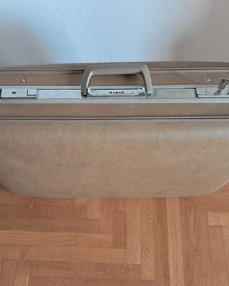 Valigia anni 60 da viaggio in aereo da collezione