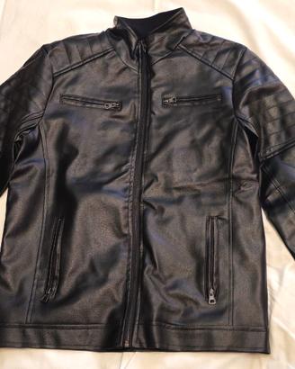 Giacca similpelle uomo stile biker colore nero.