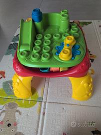 Tavolino con cubetti Clemmy per bambini