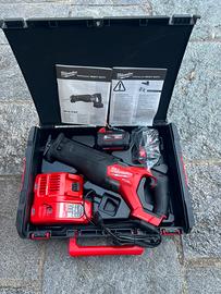 Milwaukee seghetto frontale M18