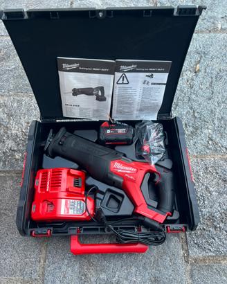 Milwaukee seghetto frontale M18
