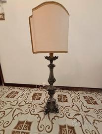Lampada da terra stile classico decorata elegante