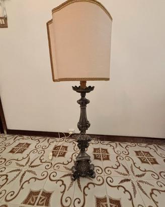 Lampada da terra stile classico decorata elegante