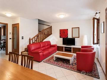 VILLA A SCHIERA A SACILE
