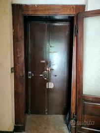 Porta antica bussola