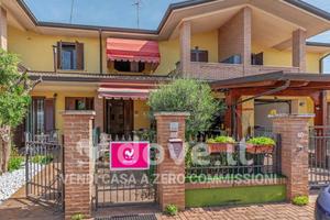 Villa di 150 m² con 4 locali e box auto a Curtaton