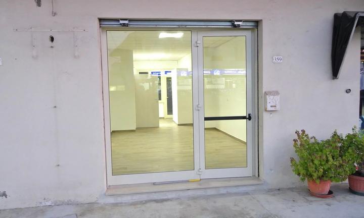LOCALE COMMERCIALE FRONTE STRADA