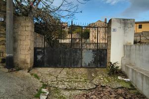 Terreno con casa d'epoca