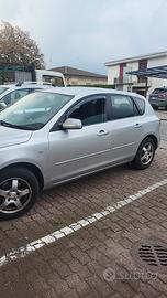 Mazda3  1.600€ compreso passaggio.