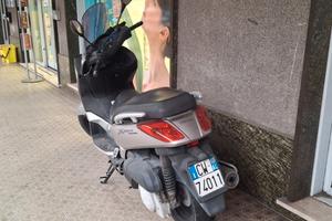 Yamaha X-Max 250
