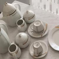 Servizio piatti a bicchieri 