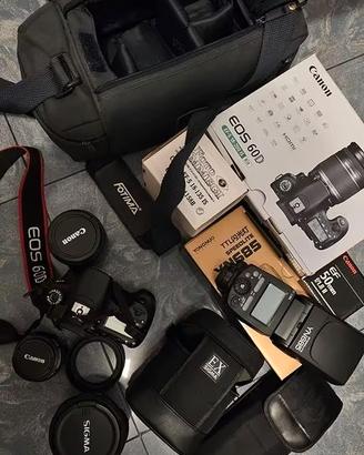 Canon EOS 60D, sigma 20mm +accessori Come Nuova