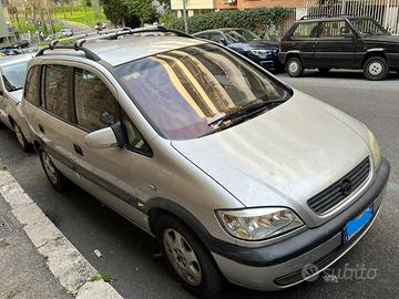 Opel Zafira Elegance 2.2 DTI