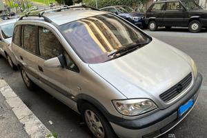 Opel Zafira Elegance 2.2 DTI