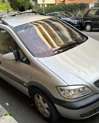 Opel Zafira Elegance 2.2 DTI
