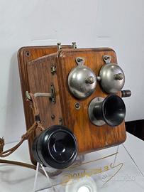 antico telefono a muro inizi XX Sec. 