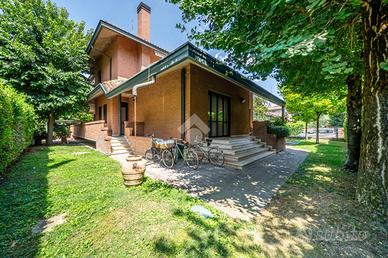 VILLA SINGOLA A CARPI