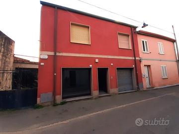 Gonnosfanadiga - Indipendente con locale commercia