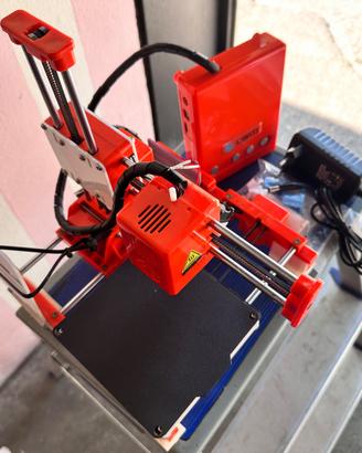 Mini stampante 3D con accessori per iniziare