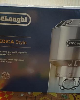 Macchina caffè DeLonghi Dedica Style