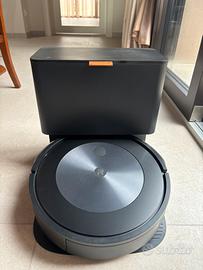 Robot aspirapolvere “Roomba j7+” + kit ricambi