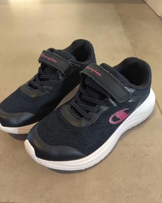 scarpe  Champion taglia 35 ,praticamente nuove