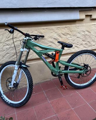 MTB-KTM da DH taglia S  Ruote 26”.