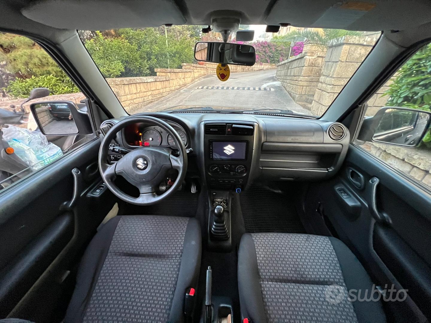 Suzuki Jimny 2011 photo 4