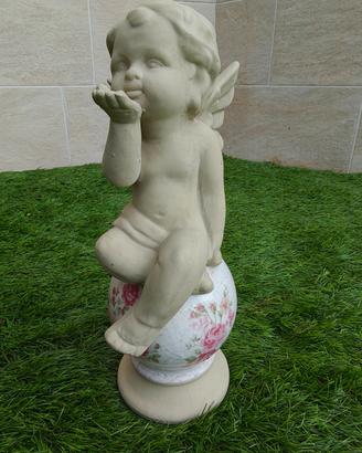 statua angelo su sfera coccio fiori 40 cm