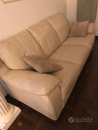 Coppia divani Natuzzi in pelle