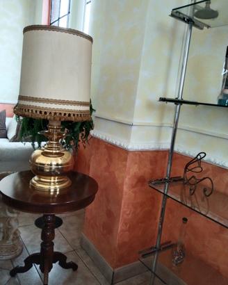 lampada con tavolino 