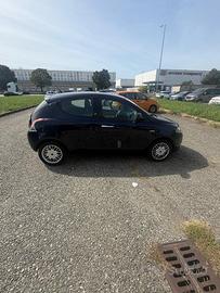 Lancia Ypsilon 1.2 69 CV Gold 5 porte – 2015