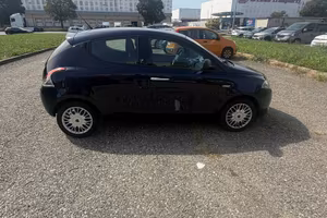 Lancia Ypsilon 1.2 69 CV Gold 5 porte – 2015