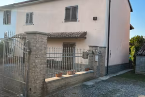 Casa libera su tre lati