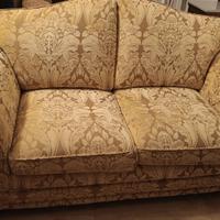 Divano 2 posti e polrona pari al nuovo