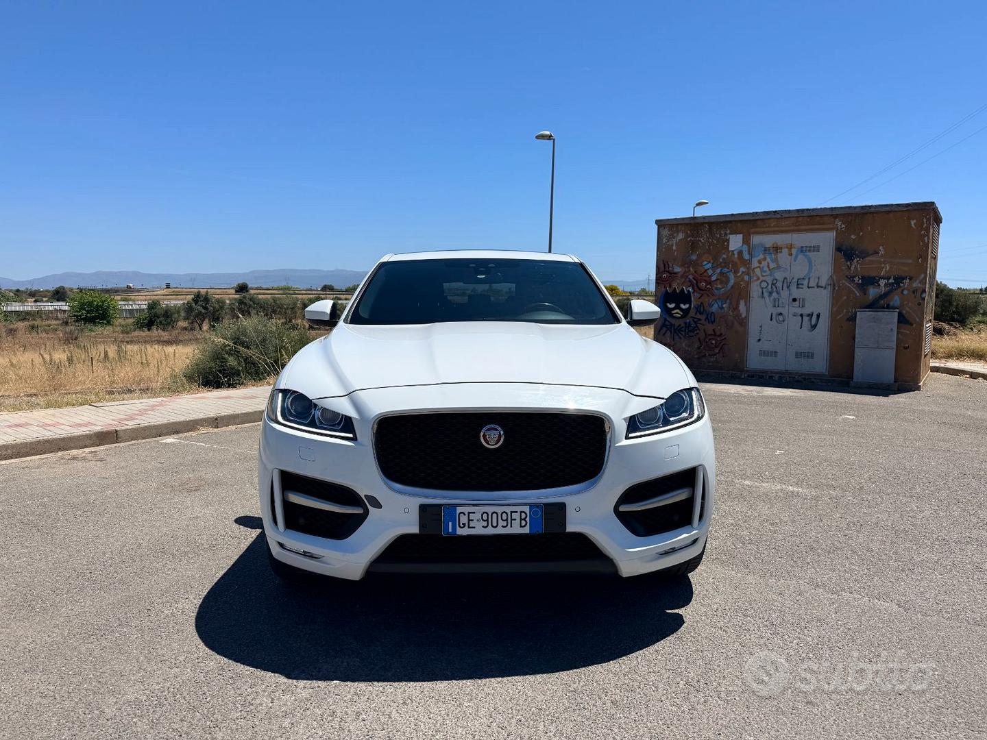 Jaguar F-Pace 2017 photo 2