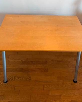 Scrivania IKEA con gambe regolabili e passacavi