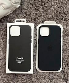 Cover Apple Nera in Silicone con MagSafe