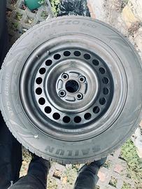 Cerchi honda 15” 4x100 gommati con copriruota