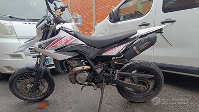 YAMAHA WR125X